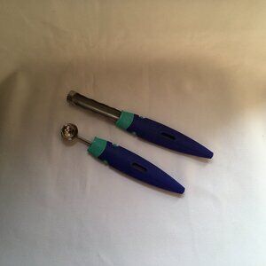 Tupperware Apple Corer Melon Fruit Baller Blue Green Handle Kitchen Tools